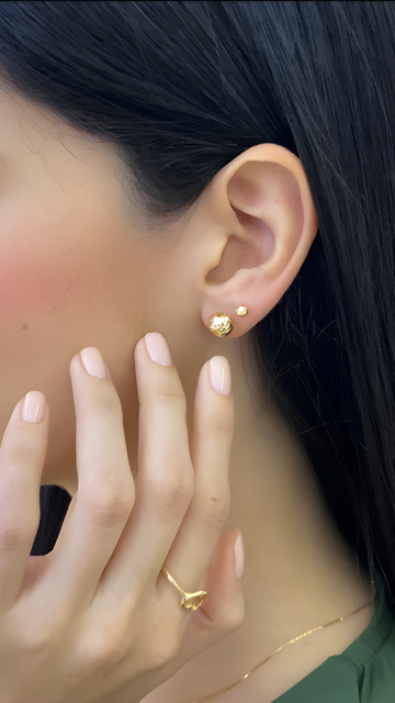 Aretes de Bola en Oro 18 Kilates | Topos Clásicos y Elegantes 8MM